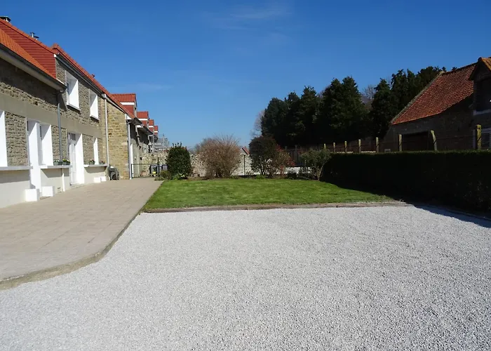 Les Aubepines Holiday home Wimille